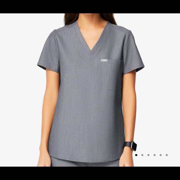 FIGS Size medium Catarina one pocket scrub top - Picture 1 of 7